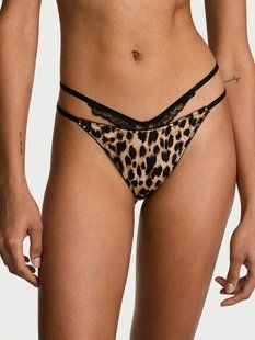 Трусики стрінги Victoria's Secret Very Sexy Rose Lace-Trim Strappy Cut-Out V-String Panty &mdash; основне фото товару, вигляд спереду