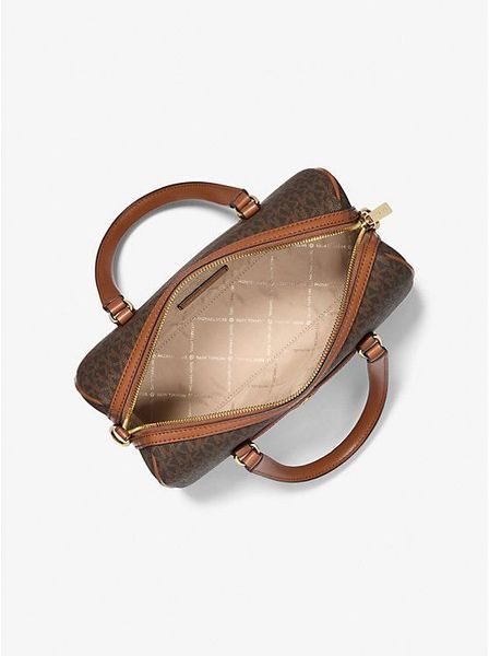Сумка Michael Kors Jet Set Travel Medium Duffle &mdash; основне фото товару, вигляд спереду