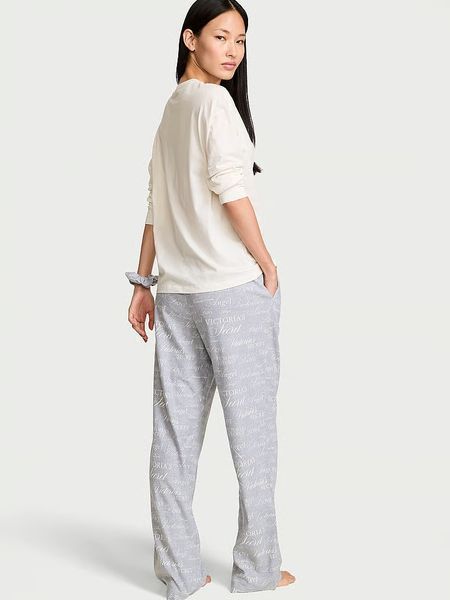 Хлопковая пижама Victoria's Secret CozyFlannel&trade; Long Tee-Jama & Scrunchie Set Heather Grey Logos 27391863 фото