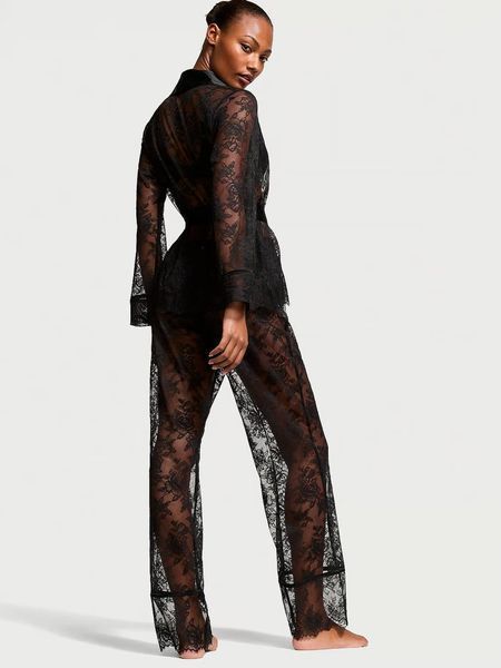 Спокуслива Мережевна Піжама Victoria's Secret  Rose Lace Long Pajama Set  &mdash; основне фото товару, вигляд спереду