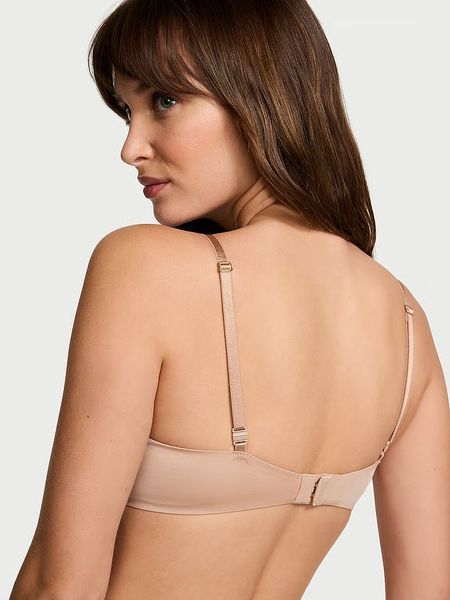 Бюстгальтер Victoria's Secret Bombshell Add-2-Cups Smooth Push-Up Bra &mdash; основне фото товару, вигляд спереду