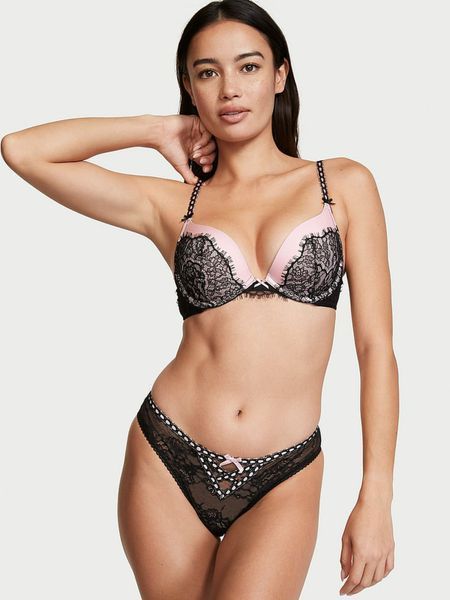 Трусики бікіні Victoria's Secret Dream Angels  Lace Bikini Panty &mdash; основне фото товару, вигляд спереду