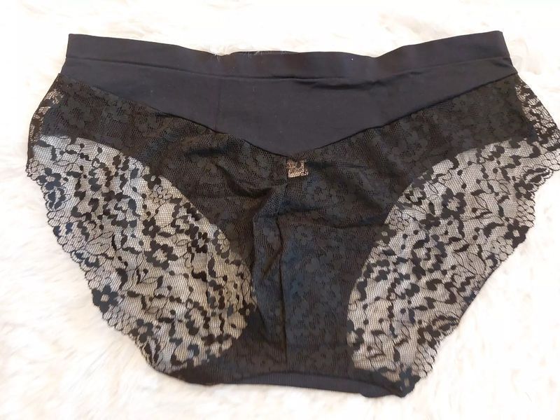 Трусики Victoria&rsquo;s Secret Seamless Lace Brief Hiphugger Panty &mdash; основне фото товару, вигляд спереду