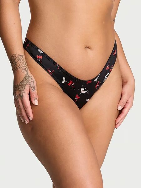 Подарунковий набір Victoria's Secret Піжама Satin Glazed Long Pajama Set + Трусики Very Sexy Smooth Micro High-Leg Thong  &mdash; основне фото товару, вигляд спереду