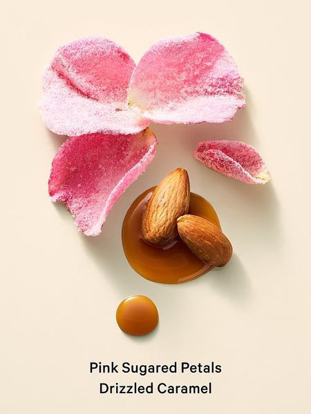 Спрей для тіла Victoria's Secret Velvet Petals Whipped Fragrance Mist &mdash; основне фото товару, вигляд спереду