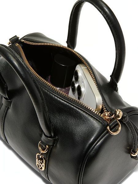 Сумка крос-боді Victoria's Secret Legend Mini Duffle Bag &mdash; основне фото товару, вигляд спереду