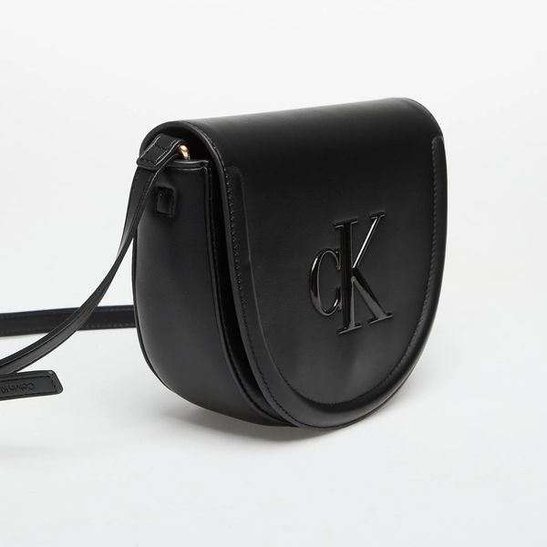 Сумка Calvin Klein Jeans Monogram Half Moon Crossbody Bag Black  &mdash; основне фото товару, вигляд спереду