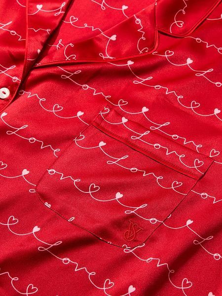 Піжама Сатинова Victoria's Secret Signature Satin Short Pajama Set  &mdash; основне фото товару, вигляд спереду