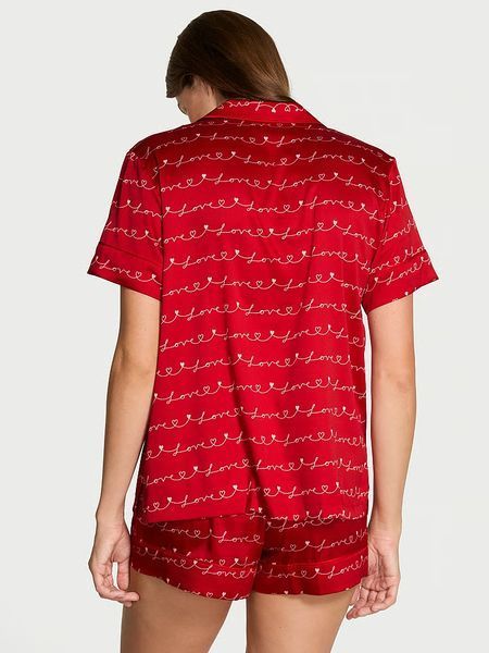 Піжама Сатинова Victoria's Secret Signature Satin Short Pajama Set  &mdash; основне фото товару, вигляд спереду