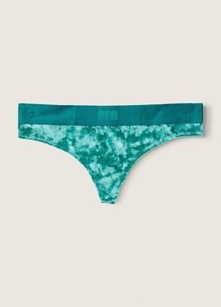 Трусики стрінги Victoria's Secret Velvet Thong Panty &mdash; основне фото товару, вигляд спереду