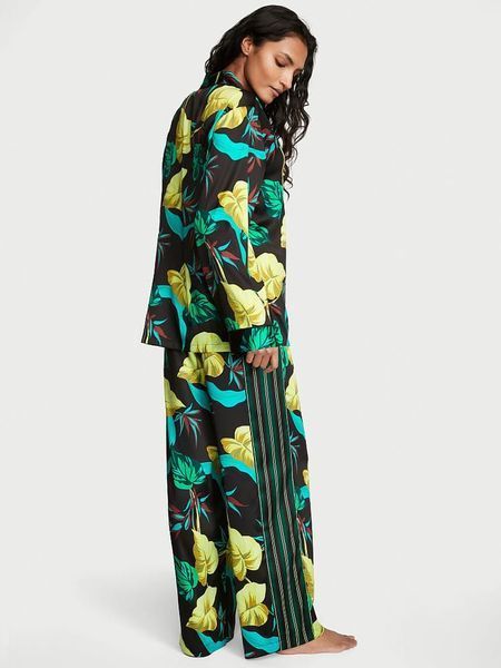Піжама Victoria's Secret Satin Long Pajama Set Green &mdash; основне фото товару, вигляд спереду