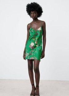 Сукня жіноча Zara Satin Flowered Print Green Dress &mdash; основне фото товару, вигляд спереду