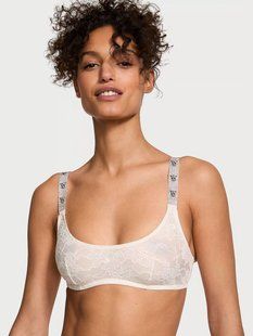 Бюстгальтер Victoria's Secret Coconut White Lace Monogram Shine Strap Bralette &mdash; основне фото товару, вигляд спереду