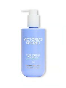 Парфумований Лосьйон Victoria's Secret Body Care Blue Jasmine Water Lily Hydrating Body Lotion  &mdash; основне фото товару, вигляд спереду