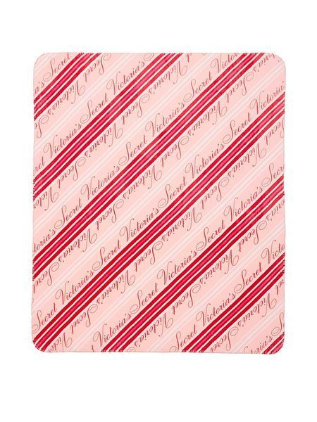 Плед Victoria's Secret Cozy Plush Sherpa Blanket &mdash; основне фото товару, вигляд спереду