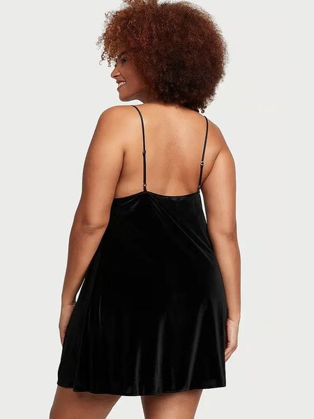 Нічна сорочка жіноча Victoria's Secret Velvet Slip Dress Black 26710798 фото