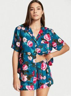 Піжама з шортами Victoria's Secret Flannel Short Pajama Set &mdash; основне фото товару, вигляд спереду