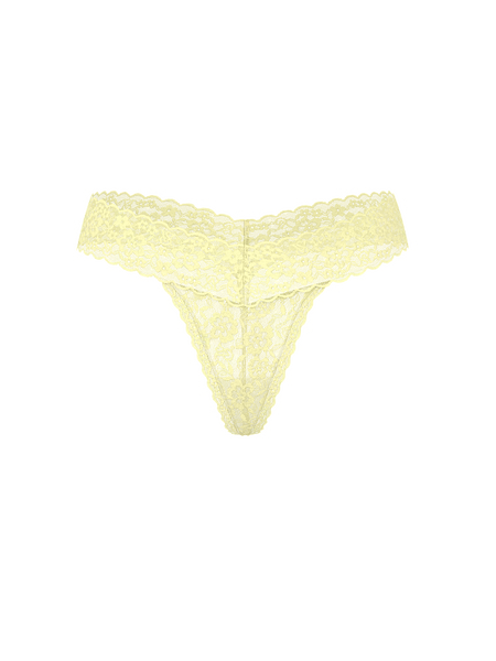 Трусики стрінги Victoria's Secret The Lacie Lace Thong Panty Lemonade  &mdash; основне фото товару, вигляд спереду