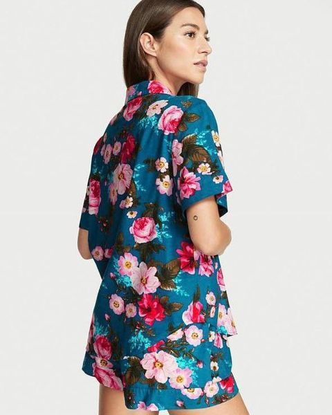 Піжама з шортами Victoria's Secret Flannel Short Pajama Set &mdash; основне фото товару, вигляд спереду