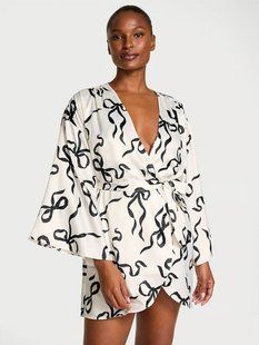 Халат Атласний Victoria's Secret Satin Short Robe &mdash; основне фото товару, вигляд спереду