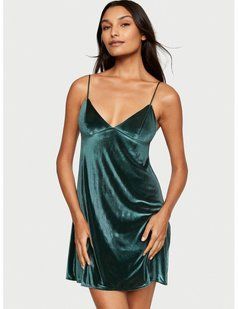 Ночная сорочка женская Victoria's Secret Velvet Slip Dress Green 26710780 фото