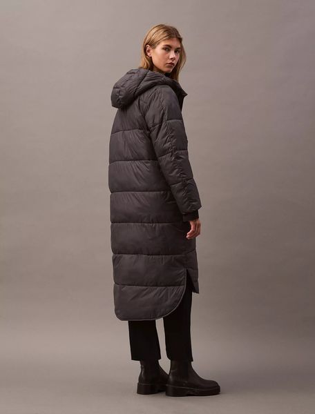 Куртка жіноча Calvin Klein Women's Hooded Puffer Jacket Forged Iron &mdash; основне фото товару, вигляд спереду