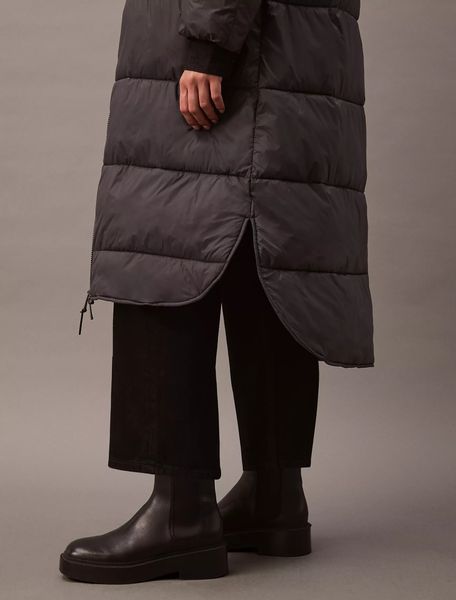 Куртка жіноча Calvin Klein Women's Hooded Puffer Jacket Forged Iron &mdash; основне фото товару, вигляд спереду