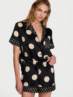 Піжама Victoria's Secret Signature Satin Short Pajama Set Black/Tan Dots &mdash; основне фото товару, вигляд спереду
