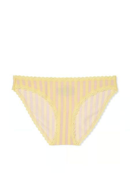 Бавовняні Трусики Victoria's Secret Lace-Waist Bikini Panty &mdash; основне фото товару, вигляд спереду