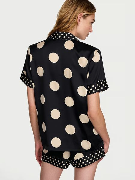 Піжама Victoria's Secret Signature Satin Short Pajama Set Black/Tan Dots &mdash; основне фото товару, вигляд спереду