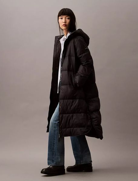 Куртка жіноча Calvin Klein Women's Hooded Puffer Jacket Black Beauty &mdash; основне фото товару, вигляд спереду