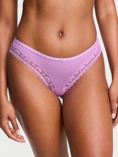 Трусики стрінги Victoria's Secret Lace Trim Cotton Bow Lace-Trim Thong Panty &mdash; основне фото товару, вигляд спереду
