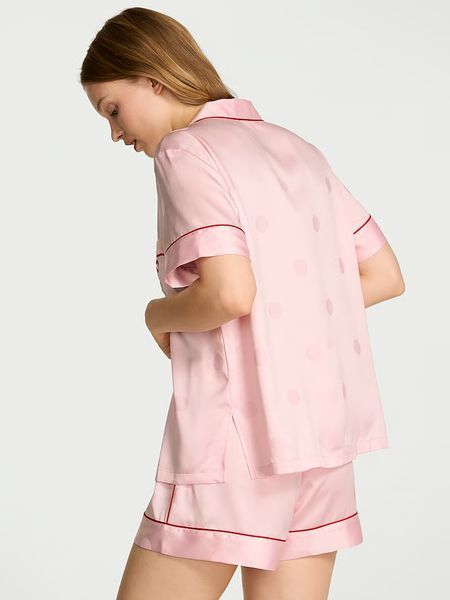 Піжама Сатинова Victoria's Secret Signature Satin Short Pajama Set &mdash; основне фото товару, вигляд спереду