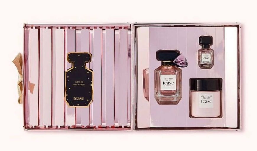 Набір Victoria's Secret Tease Luxe Fine 3 Piece Fragrance Gift Set  &mdash; основне фото товару, вигляд спереду