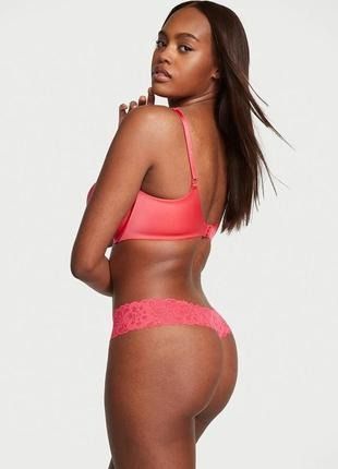 Трусики стрінги Victoria's Secret Cotton Thong Panty Pink &mdash; основне фото товару, вигляд спереду