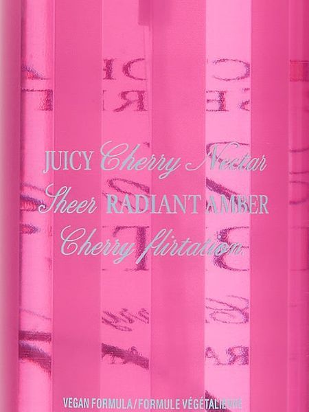 Спрей для тіла Victoria's Secret  Cherry Bite Fragrance Mist &mdash; основне фото товару, вигляд спереду