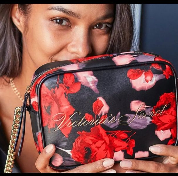 Сумка крос-боді Victoria's Secret Black Red Floral Crossbody Bag Purse 24637701 фото