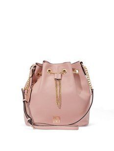 Сумка Victoria&rsquo;s Secret The Victoria Bucket Bag Orchid Blush &mdash; основне фото товару, вигляд спереду