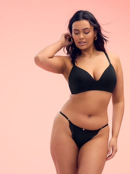 Бюстгальтер Victoria's Secret Black Strap Lightly Lined Non Wired Logo Bra &mdash; основне фото товару, вигляд спереду