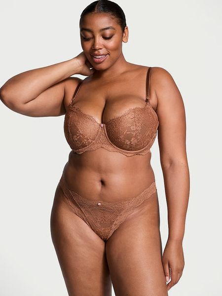 Трусики Victoria's Secret Dream Angels Lace Brazilian Panty &mdash; основне фото товару, вигляд спереду