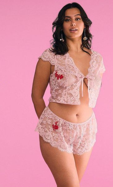 Піжама Victoria's Secret Dare to Dream Lace Flyaway Cami Set &mdash; основне фото товару, вигляд спереду