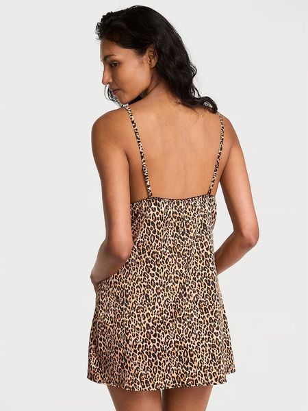 Пеньюар Victoria's Secret Tease Satin Lace-Trim Mini Slip Dress Leopard &mdash; основне фото товару, вигляд спереду