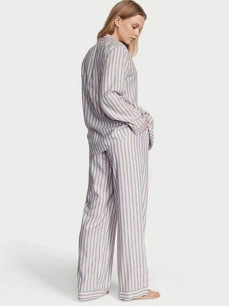 Фланелева піжама Victoria's Secret Long Pajama Set &mdash; основне фото товару, вигляд спереду