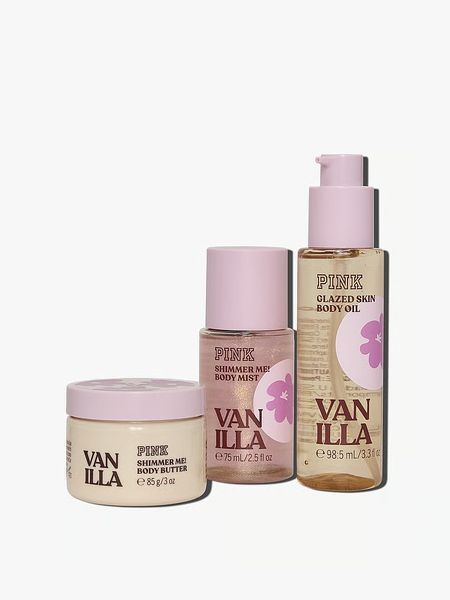 Подарунковий набір Victoria's Secret PINK Vanilla Let's Glow Away Shimmer Travel Set &mdash; основне фото товару, вигляд спереду