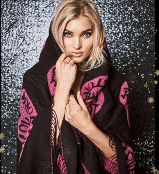 Плед Victoria's Secret Cozy Throw Blanket  Logo Hearts 24453347 фото