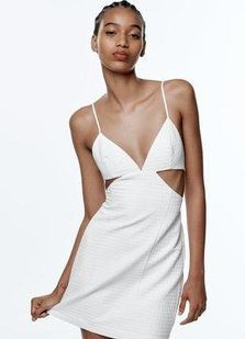 Сукня жіноча Zara Cut Out White Mini Dress &mdash; основне фото товару, вигляд спереду