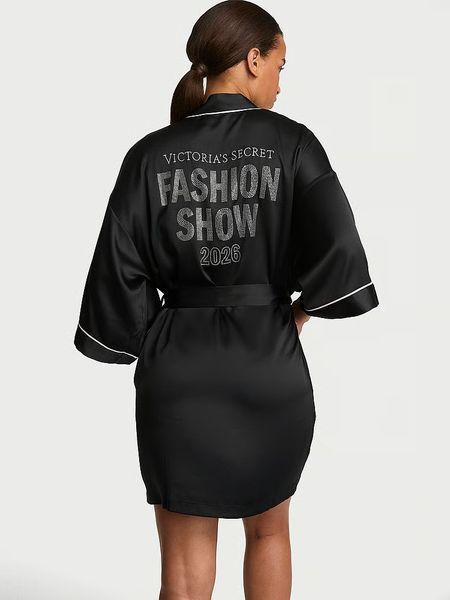 Халат Victoria's Secret Signature Satin Short Piped Robe Black 27388779 фото