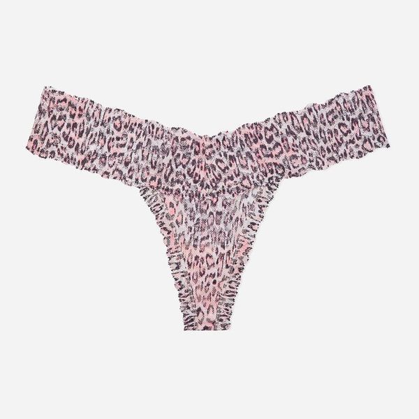 Мережевні Трусики Victoria's Secret Lace Thong Panty Leo &mdash; основне фото товару, вигляд спереду