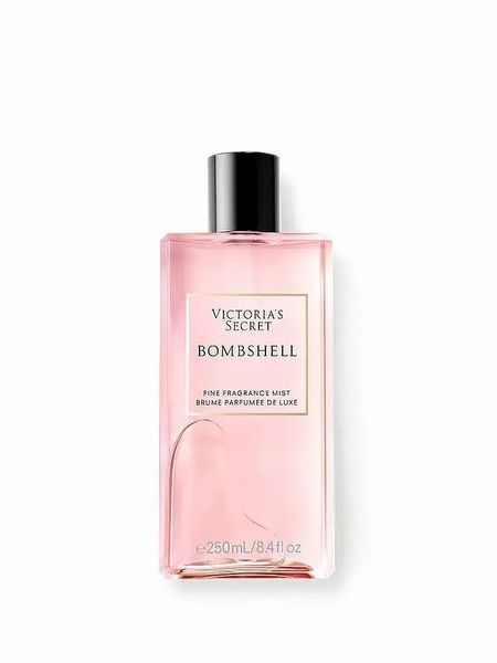 Подарунковий набір Victoria's Secret Піжама Satin Long Pajama Set + Парфумований Спрей Bombshell Fine Fragrance Mist &mdash; основне фото товару, вигляд спереду