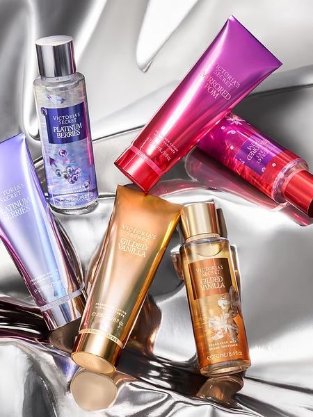 Лосьйон для тіла Victoria's Secret Gilded Vanilla Fragrance Lotion &mdash; основне фото товару, вигляд спереду